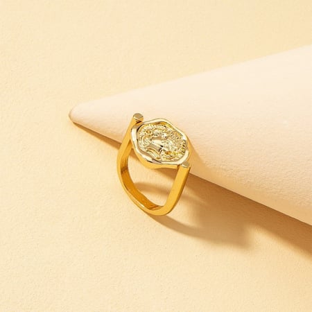 خاتم ذهبي بزخرفه ناعمه