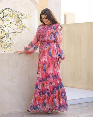 جلابية شيفون مشجرة فاخرة مع شك كريستال بالصدر وحزام أنيق