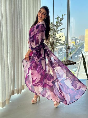 فستان بكم واحد ووشاح  بجنب واحد شيفون