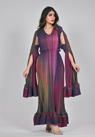 جلابية قطعتين بألوان مموجة وتكسيرة راقية مثالية لإطلالة أنيقة