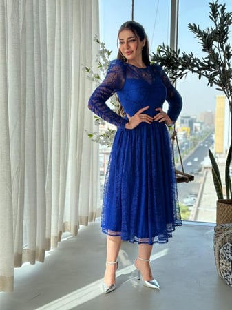 فستان ميدي دانتيل