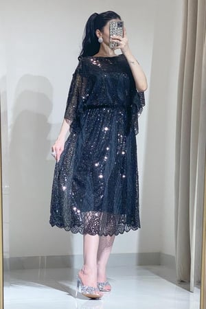 فستان سهرة ميدي مزين بشك وترتر يدوي لون اسود