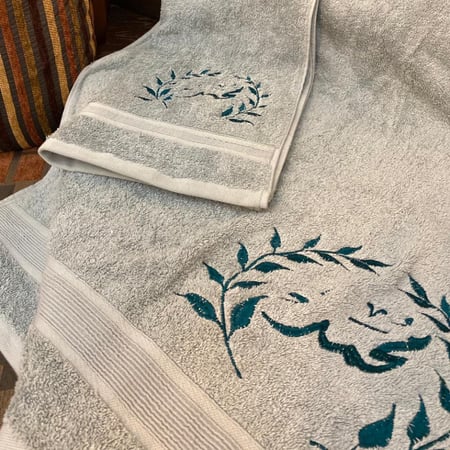 مناشف للحمام مطرزة