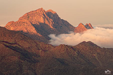 لوحة شروق جبال الهدا