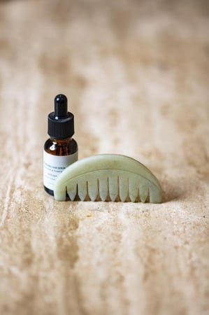 سيرم للشعر مع مشط | Hair Serum with Jade Comb
