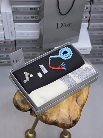 هدايا برد الشتاء قماش وشال وسبحة