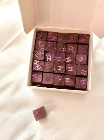 مستكه شانيل بربل