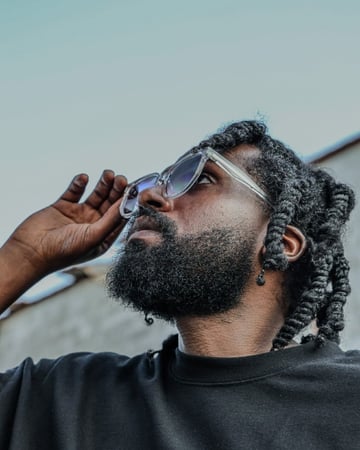 نظارة شمسية بتصميم أنيق