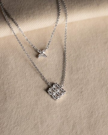 سلسال نسائي بتصميم سلسالين لأناقة تميزك