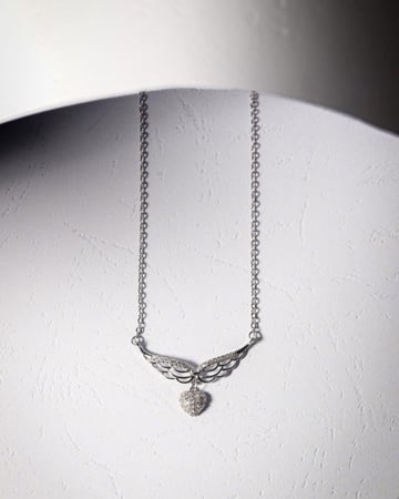 سلسال نسائي يعكس التميز