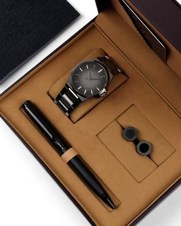 طقم هدايا رجالي من ساعة وكبك وقلم