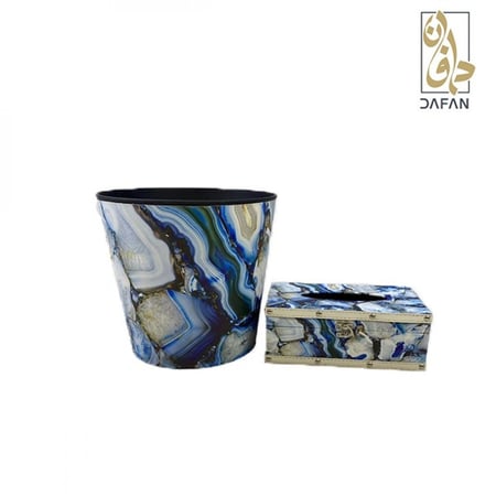 طقم سلة مناديل فخم يوضح الزخارف اليدوية الدقيقة ولمعان الألوان الملكية