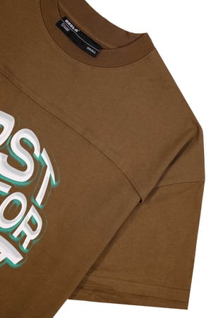 تي شيرت واشد بني