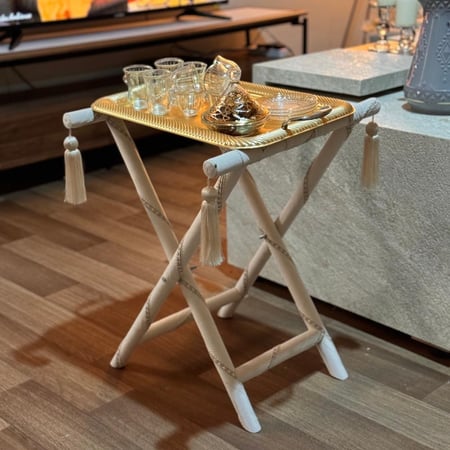 طاوله  خدمه قابله للطي مخمل ابيض 59^45^س45 م