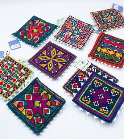 بيز مطرز يدوي