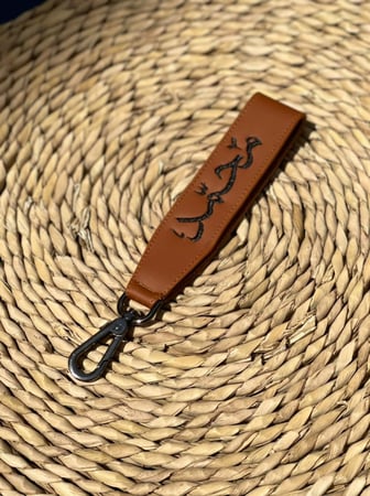 ميداليه مطرزة