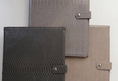 ملف رمادي غامق