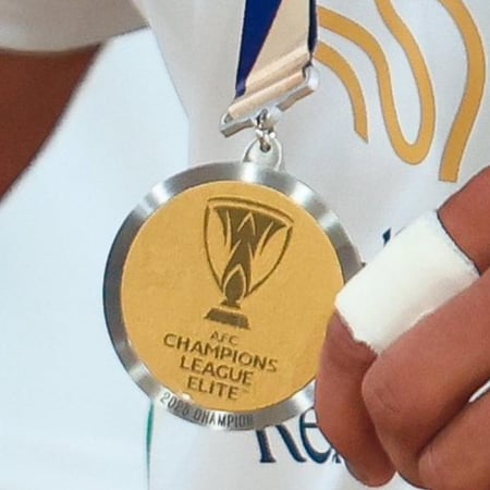 ميدالية الاهلي بطل كأس اسيا النخبة 2025