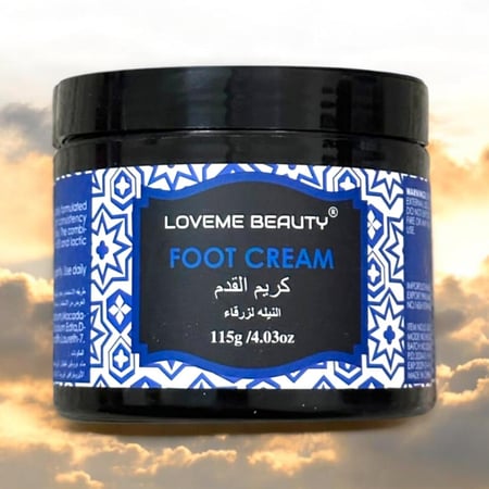 كريم القدم النيلة الزرقاء من لافمي بيوتي حجم 115جرام  كريم القدمين يعالج الاقدام الجافة والمتشققة ويعزز مستويات الترطيب على الفور