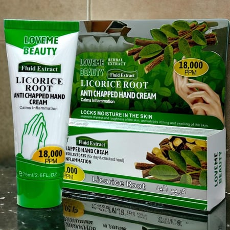 كريم لليدين بخلاصة عرق السوس من لوفمي كريم لليدين بتركيبته الفريدة يحافظ على الترطيب اليومي الذي تحتاجه البشرة.