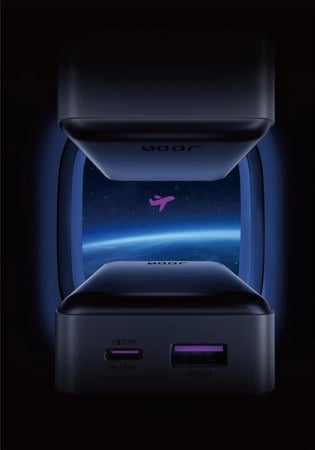 بطارية متنقلة جودا TURBO بسعة 10000 ملي امبير بقوة 30 واط بمنفذ تايب سي ومنفذ يو اس بي مع شاشة عرض وردي