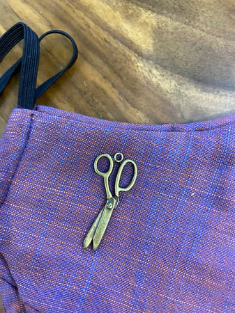 اضافة اكسسوار معدني للكمامة