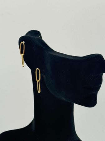 حلق بيبر كليب عيار 18 - مجوهرات قصر المدينة للذهب - الدمام