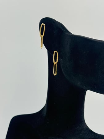 حلق بيبر كليب عيار 18 - مجوهرات قصر المدينة للذهب - الدمام