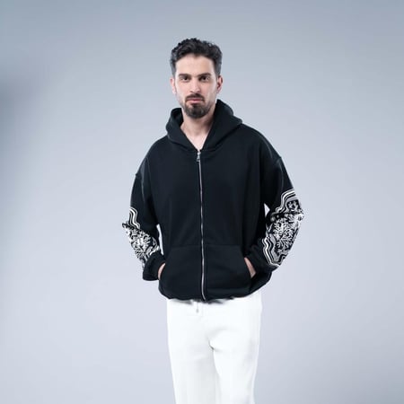 هودي واسع بكاب بسحاب وتطريز مزخرف على الأكمام - اسود