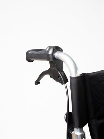 كرسي متحرك الومنيوم لون اسود موديل 865 LABJ مقاس 46