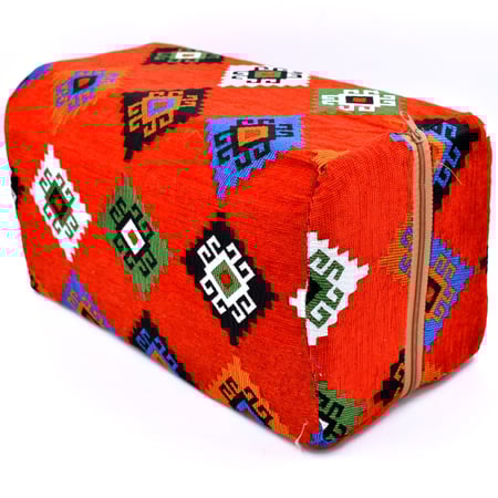 مسند يد مركى متكى سوري عقرب بلون أحمر منقوش للرحلات والنزهات