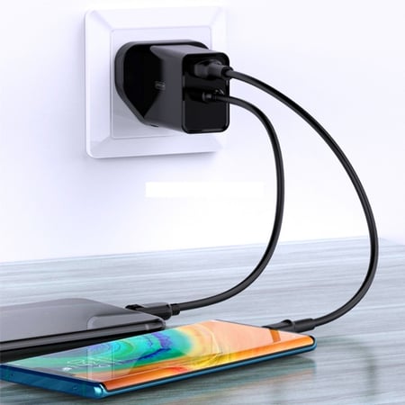 شاحن منزلي ذكي بكفائة وتوافق عالي ومنفذين تايب-سي يو أس بي 18-W من