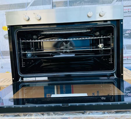 فرن بلت ان غاز كالفريدو ايطالي 6 وظائف 90 سم 4 مفاتيح للتحكم مزود بمروحتين لتوزيع الحرارة و التبريد داخلية SC905 GGNM