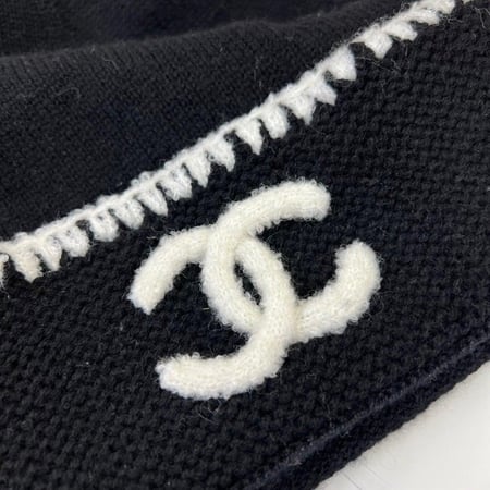 طقم سكارف شانيل المقاس 200*30 و ايس كاب