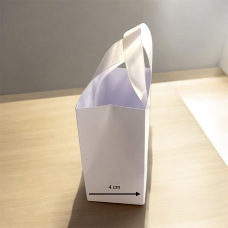 كرت وحقيبه توزيعات للمواليد٣ قطع