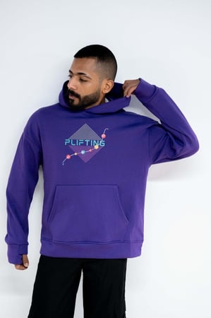 هودي بقصة واسعة وبقبعة لون بنفسجي للجنسين