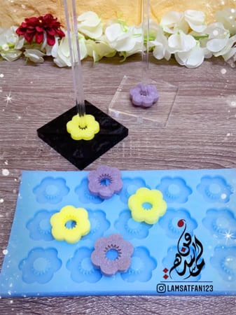 قالب وردات بفتحة في الوسط