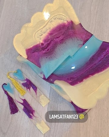 حامل الكتاب او المصحف