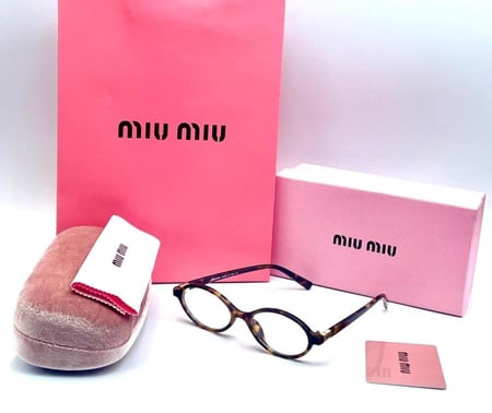 نظارة ماركة miu miu