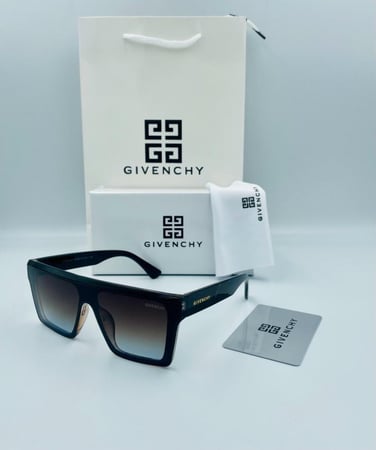 نظارة جيفنشي مدرج