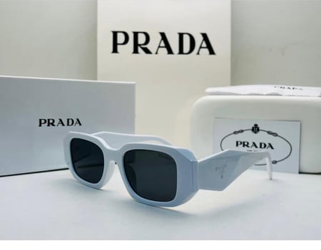 نظارة ماركة برادا نسائية