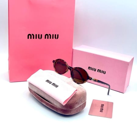 نظارة ماركة miu miu