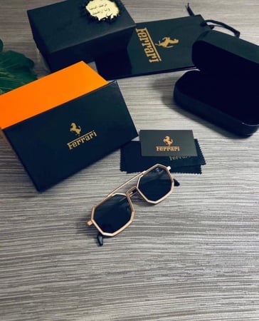 نظارة ماركة فيراري اطار ذهبي