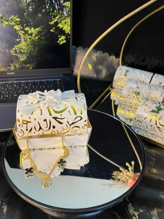 سلسال بتصميم اربع اوراق برسيم من كليف