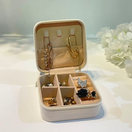 ميني شنطة للاكسسورات  (12) حبات