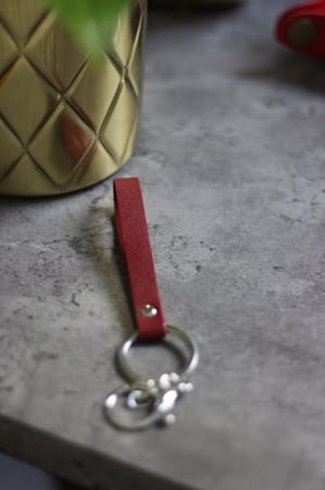 ميدالية جلد طبيعي