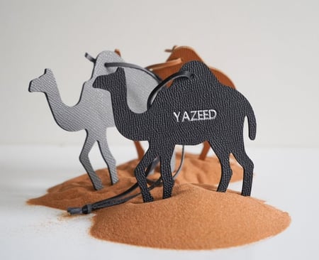 تعليقة جلديه جمل