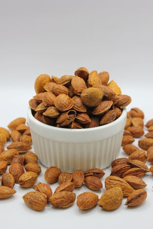 لوز بالقشره ليمون