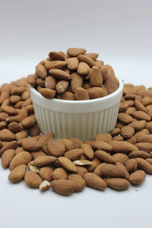 لوز محمص سادة