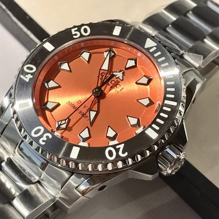 ساعة من قوتشي  40mm